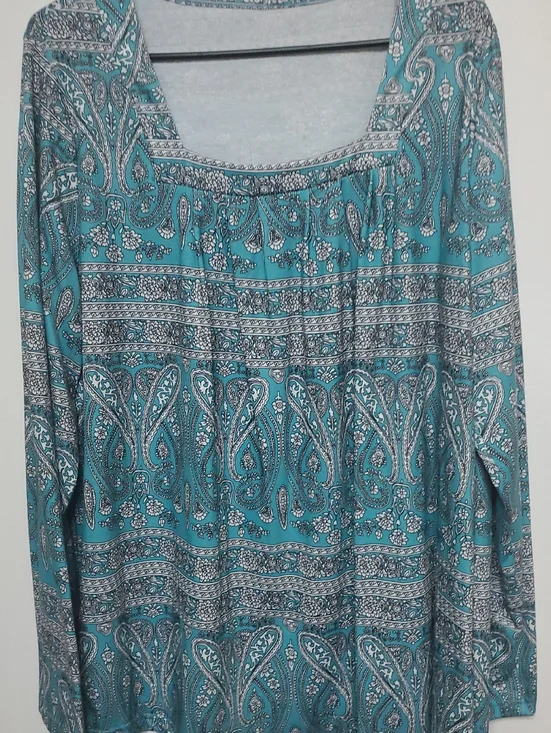 Women's Teal Paisley Long-Sleeve Top - Casual Scoop Neck - Picture 1 of 7